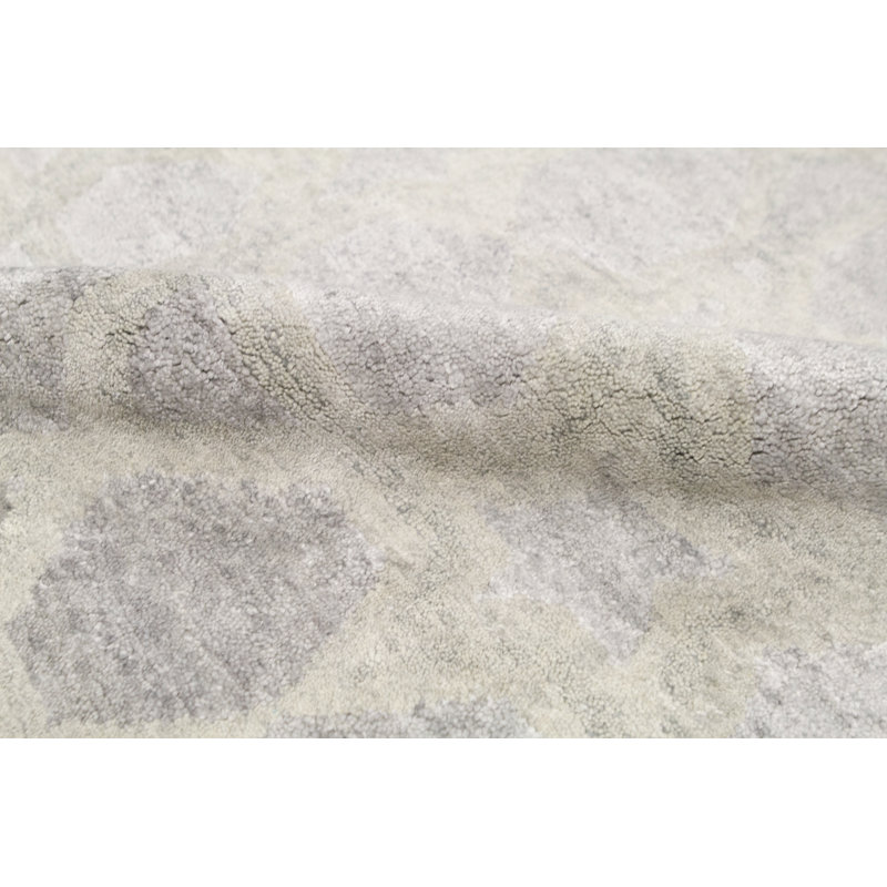 Hand-Knotted High-Quality Gray Area Rug
