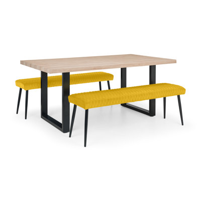 Wynnfield 4 - Person Dining Set