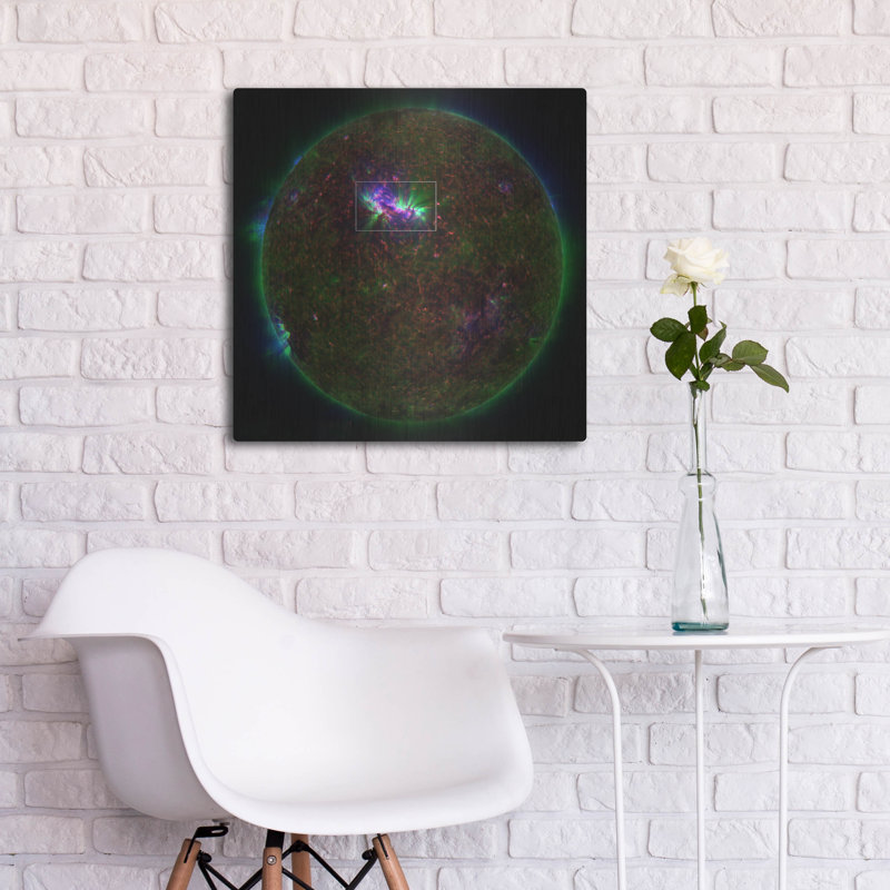 Art mural en métal luxueux «Sdo Spots Extra Energy In The Sun's Corona 2» par NASA, 24 po x 24 po, H 24 po x l 24 po