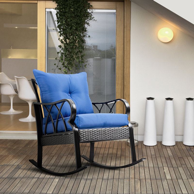 Siège berçant bleu d'extérieur. Dossier rembourré et chaise en aluminium pour patio. Élégant. Base en métal à bascule. . L 27,02 po avec jardin