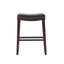 Tabouret de selle confortable avec structure en bois d'hévéa durable et cuir de polyuréthane élégant, parfait pour les cuisines modernes et les salles à manger.