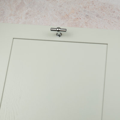 Polished Chrome Chunky Clasp Detail T-Bar Handle & Coordinating Pull Knob