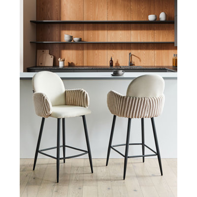 AMITY Yes Bar Stool