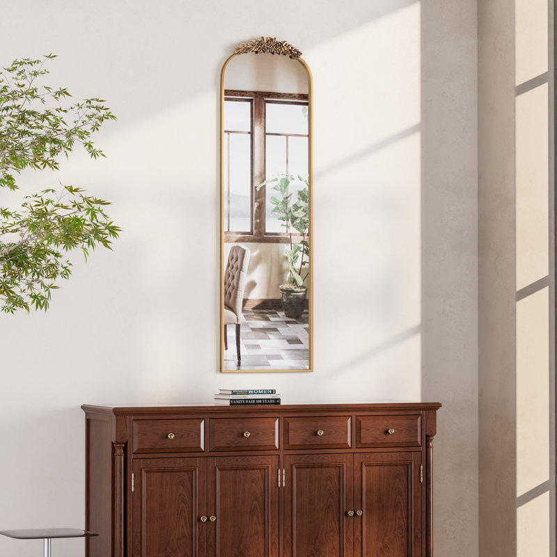 Miroir arqué embossé, 58 po x 18 po, Bronze