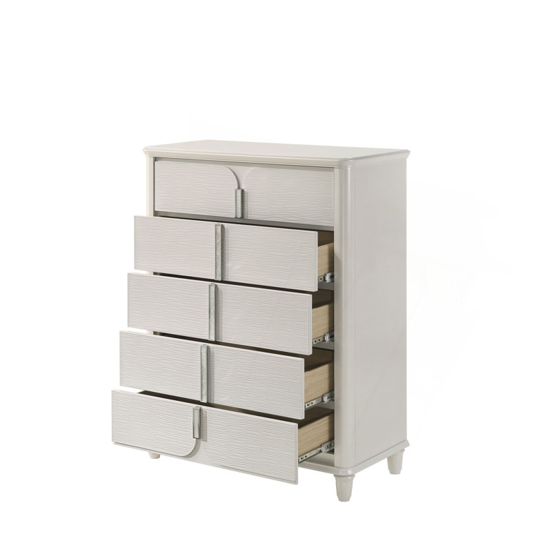 Commode finition perle blanche