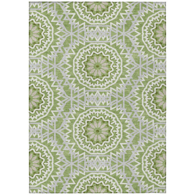 Tapis extérieur lavable à motif de médaillons vert olive et ivoire 5 pi x 8 pi