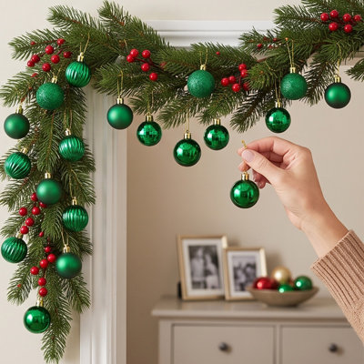 Décorations de Noël - Ensemble de 36 boules décoratives de 3 cm (1,18 pouce) en plastique incassable, à suspendre - 16 couleurs disponibles - Idéal pour décorer le sapin de Noël, les fêtes et la maison.