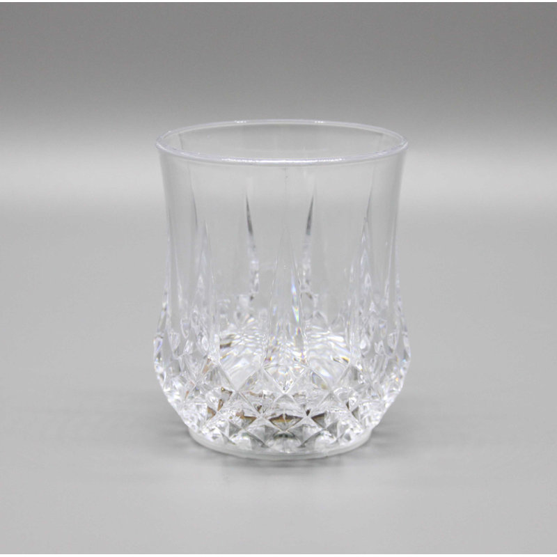 Verre lumineux avec verre à whisky clignotant