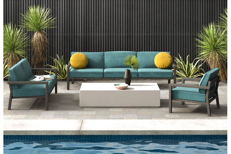 Modern Outdoor Oasis