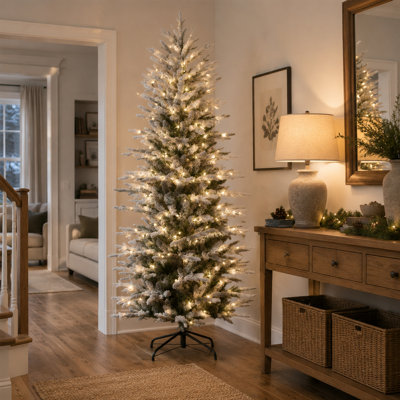 Arbre de Noël artificiel 72 po avec 636 pointes, lumières claires blanc chaud, branches recouvertes de neige et conception à charnière à ouverture automatique 72 po
