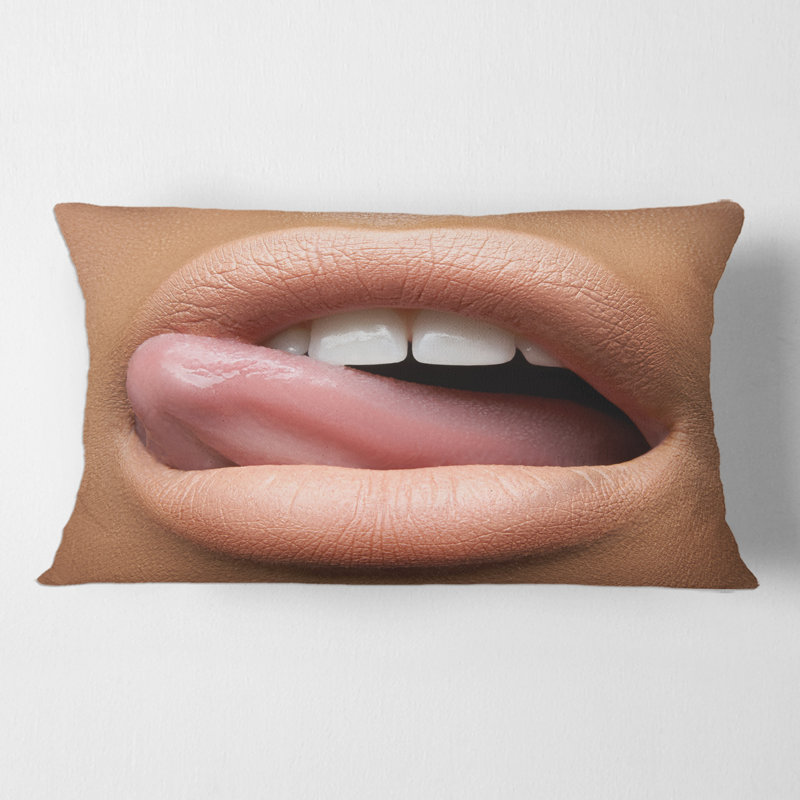 Magnifique couvre-oreiller rectangulaire avec languettes à paupières foncées
