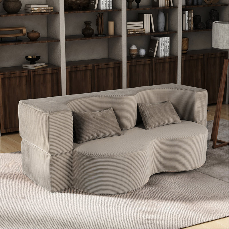 Canapé-lit pliable de 21 pouces (190 cm) avec mousse à mémoire de forme et fausse fourrure, idéal pour un appartement. 3 places, se transforme en lit en une seconde grâce à sa conception compacte. Revêtement en microfibre beige, assise moelleuse, résistance moyenne à l'usure, style décontracté.