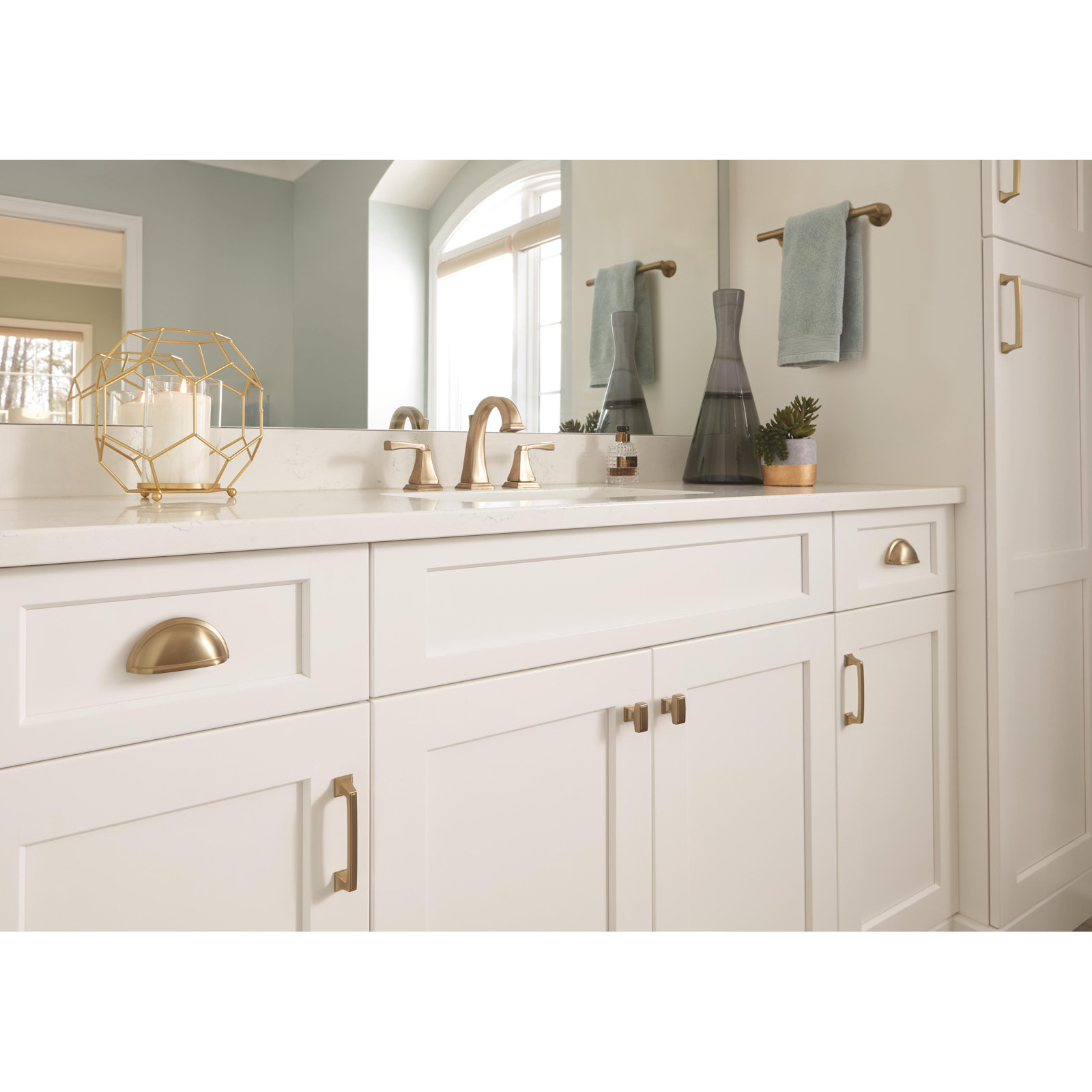 Mulholland Bar Cabinet Pull, Golden Champagne, 3"