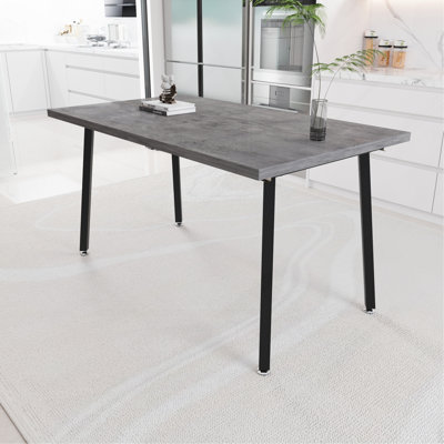 Table de salle à manger 55,12 à 70,87 po, moderne et extensible, en MDF rectangulaire pour 4 à 6 personnes, style industriel médiéval, avec pieds en métal, convient à la maison et à la cuisine ()