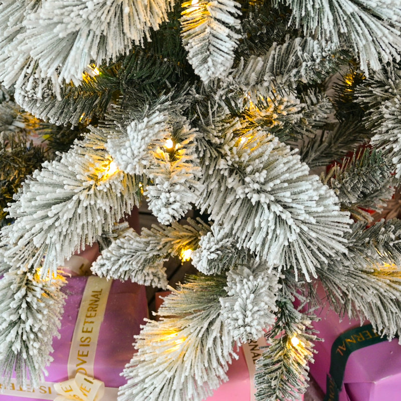  Arbre de Noël enneigé artificiel pré-éclairé avec branches en PVC, lumières, aiguilles de pin, décor des Fêtes, 8 pi