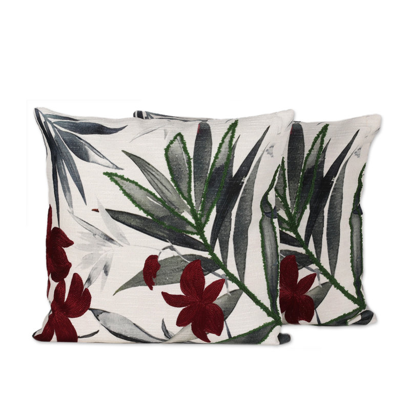 Housses de coussin en coton brodées à la main Novica Blissful Jungle (paire)