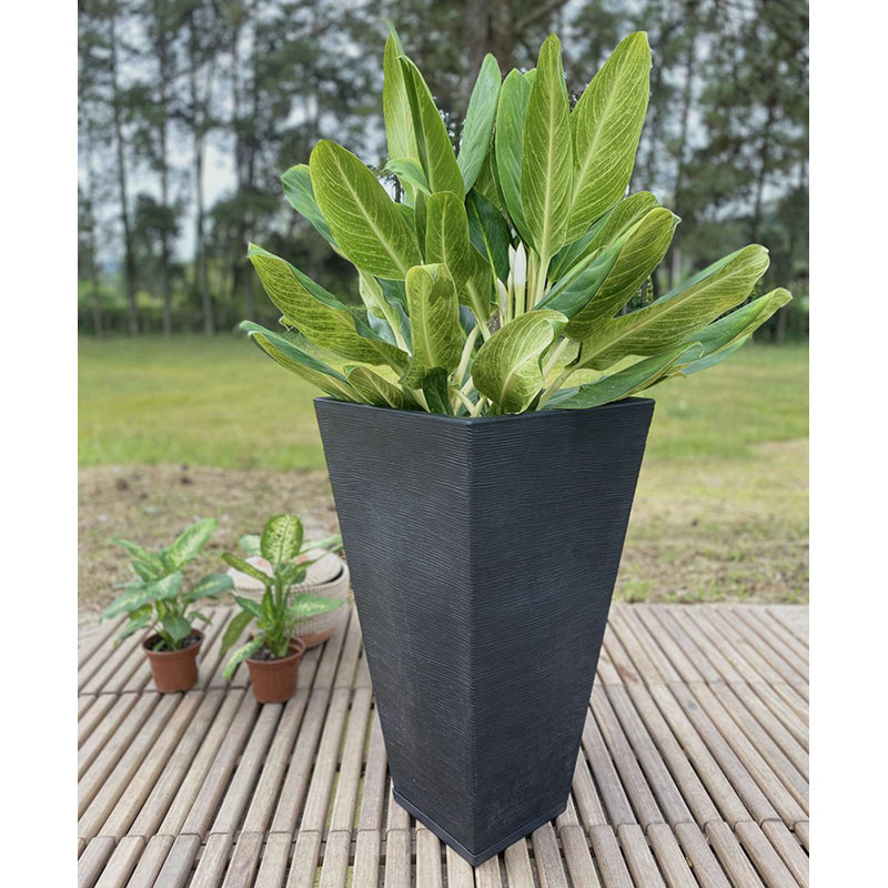 Pot à fleurs en résine Zurique, Noir, H 29,13 po x l 16,14 po x P 16,14 po