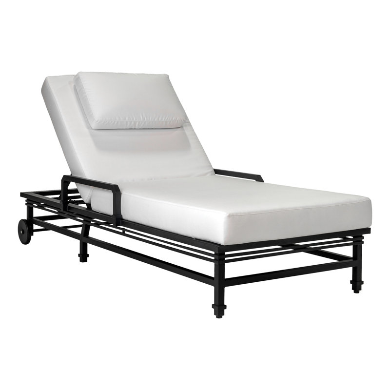 Eterna Outdoor Chaise Lounge