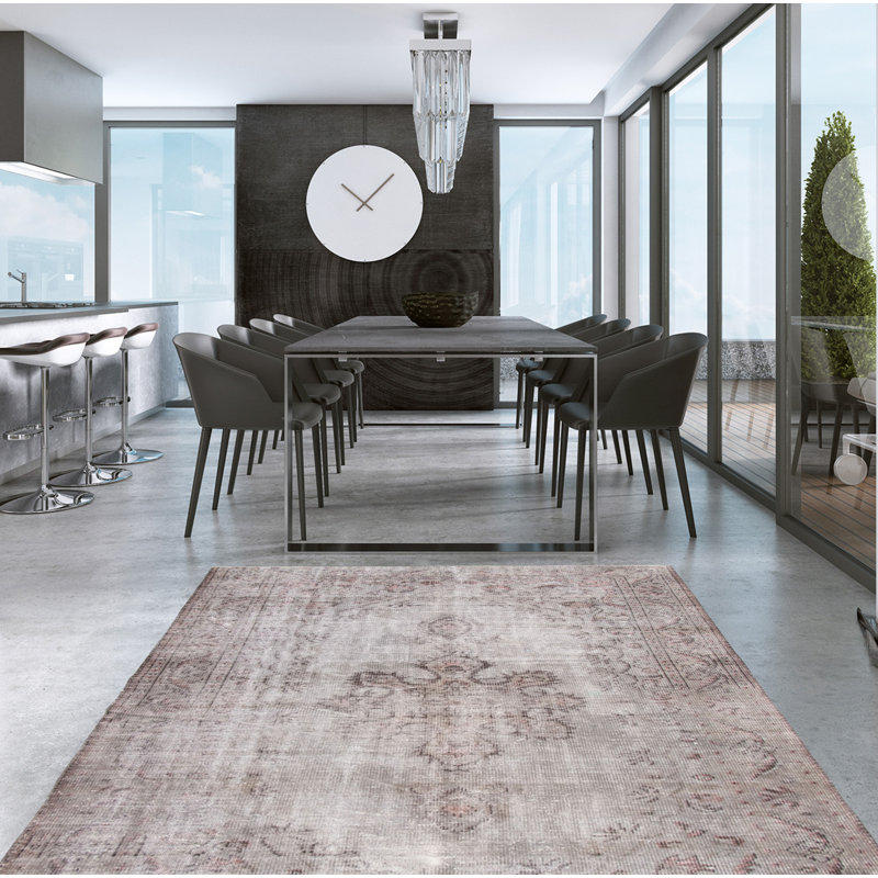 Tapis unique en laine noué à la main de style années 2000 de 5 pi 8 po x 8 pi 7 po gris Okoiza