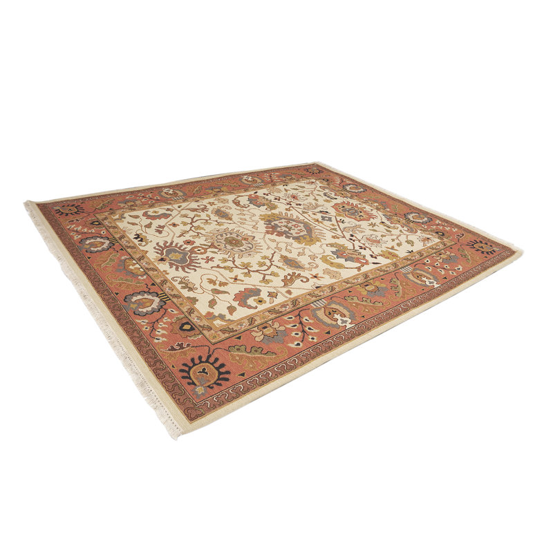 Wool Oriental Area Rug in Ivory/Rose