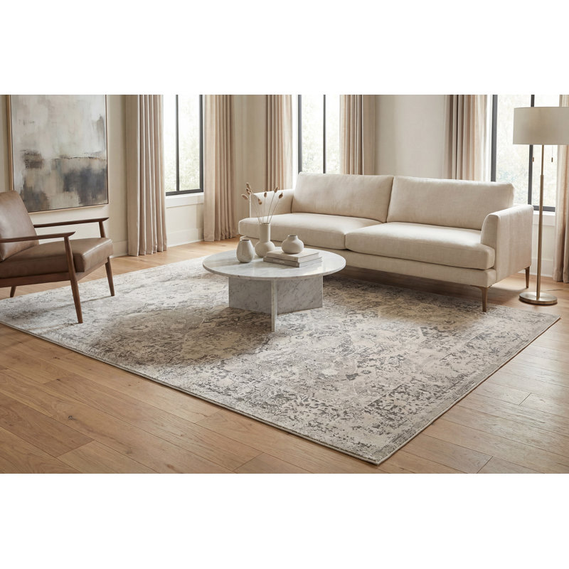 Grisby Oriental Indoor Rug, Rectangle 2' x 3'11"
