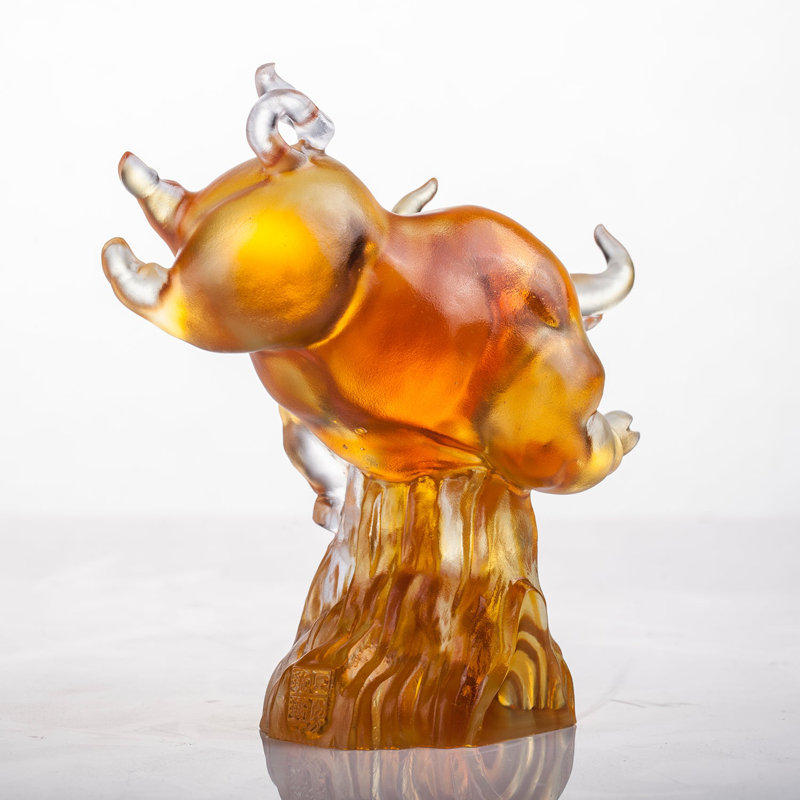 LIULI Crystal Art Crystal Year Of The Ox Zodiac Figurine "Peak"
