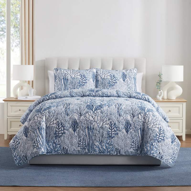 Gill 3-Piece Blue Printed Sea Plants Coastal Quilt Set, King Quilt + 2 King Shams