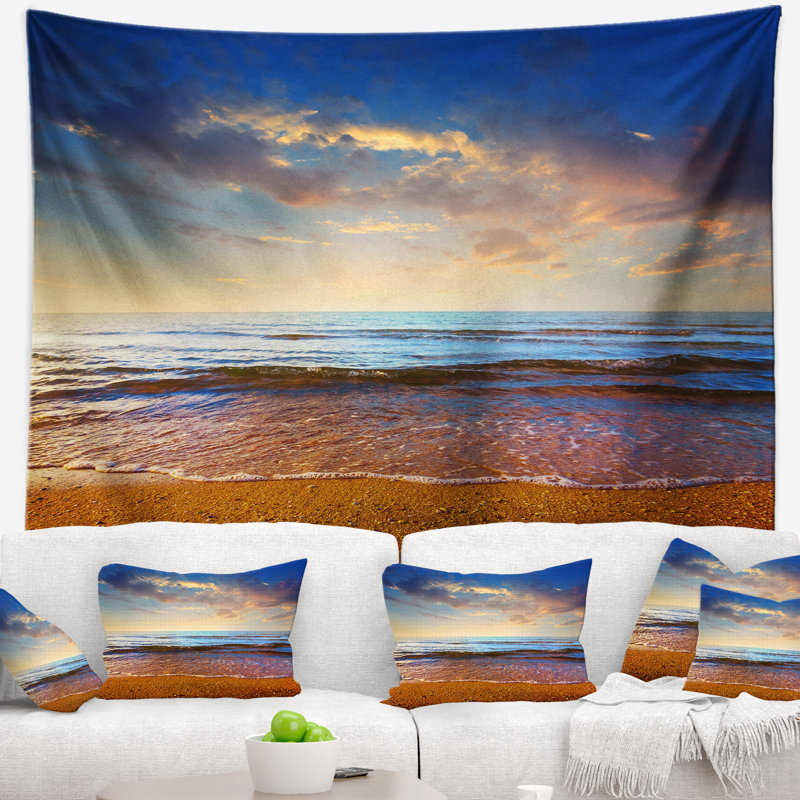 Plage, ciel nuageux et tapisserie côtière vibrante, H 50 po x l 60 po