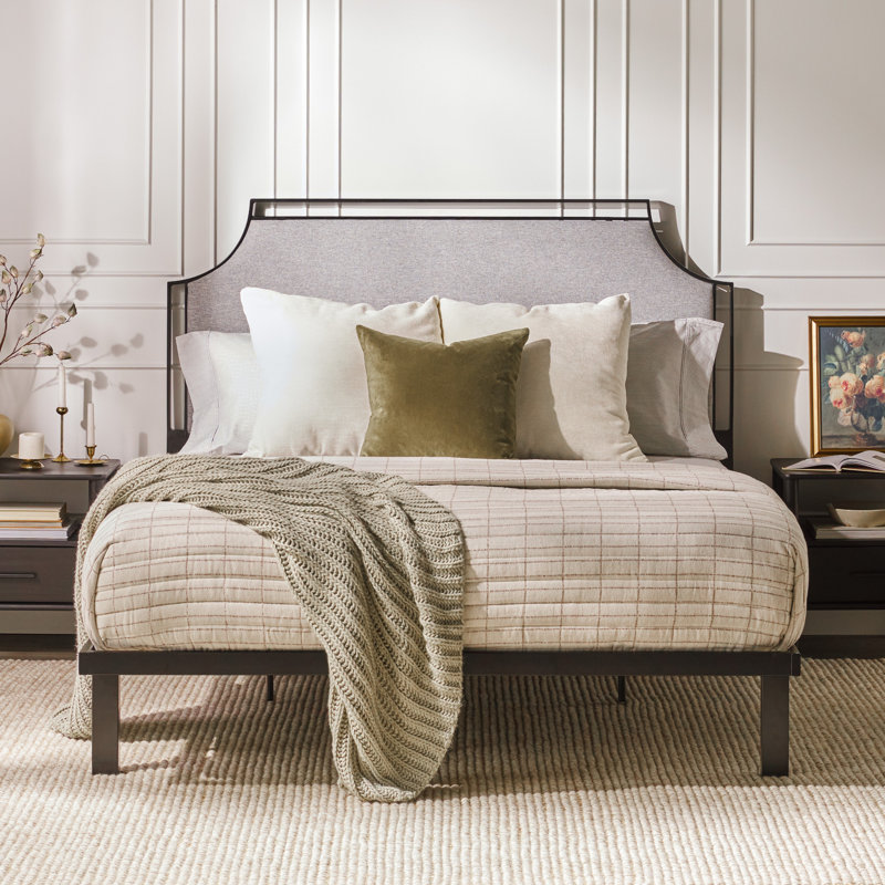 Jerwan Upholstered Queen Platform Bed, Gray
