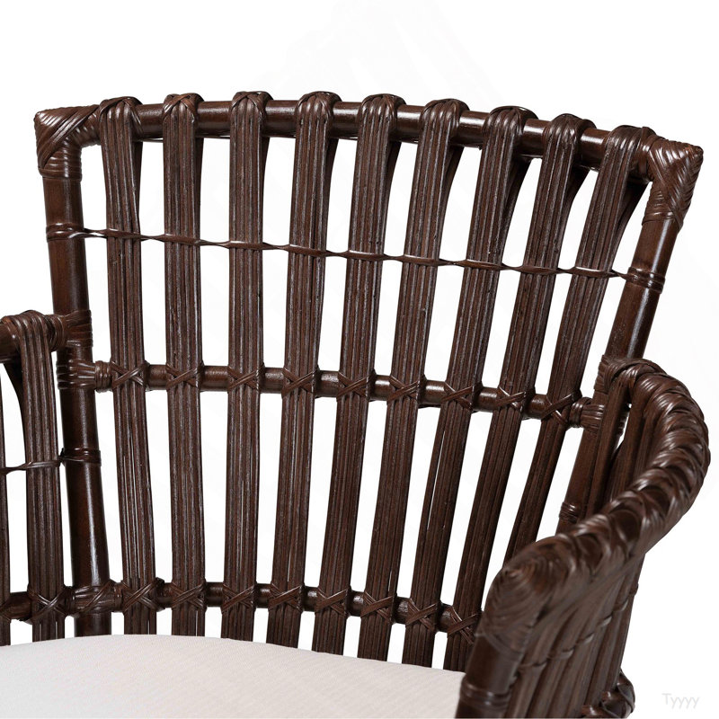 Fauteuil bohémien en rotin brun très foncé