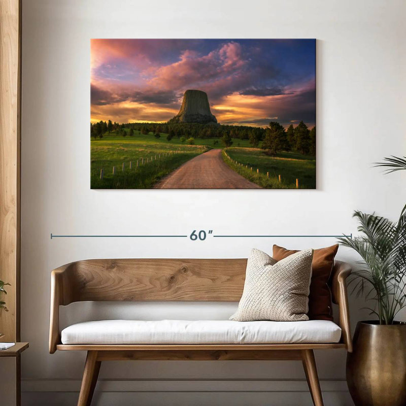 Lilie Devils Tower USA, 30" H x 45" W