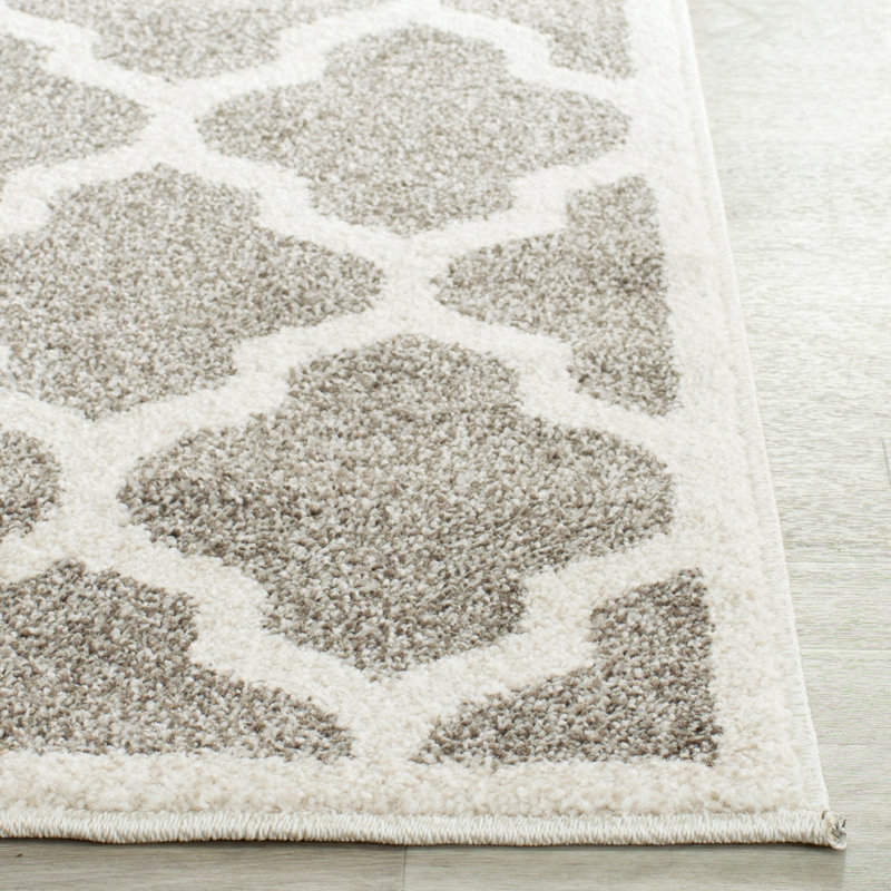Schuman Geometric Hand Woven Indoor / Outdoor Area Rug, Rectangle 122 x 183 cm