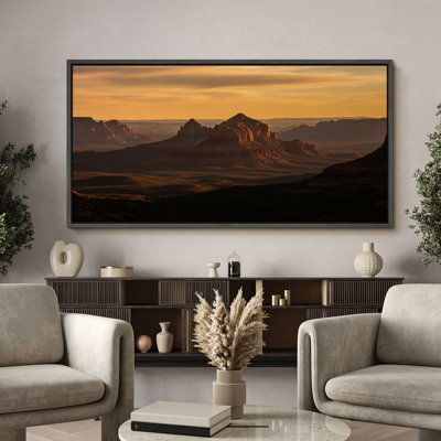 "Sedona Red Rock Mountains at Sunset", art mural sur toile - Photographie de paysage désertique chaleureux pour décor sud-ouest ou rustique