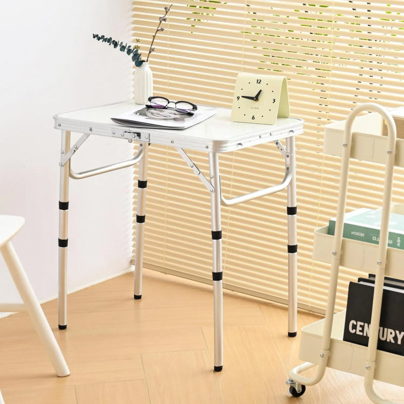 Petite table de pique-nique pliante avec filet de rangement, table portative en aluminium à hauteur réglable avec poignée de transport pour le camping, les voyages et l'intérieur