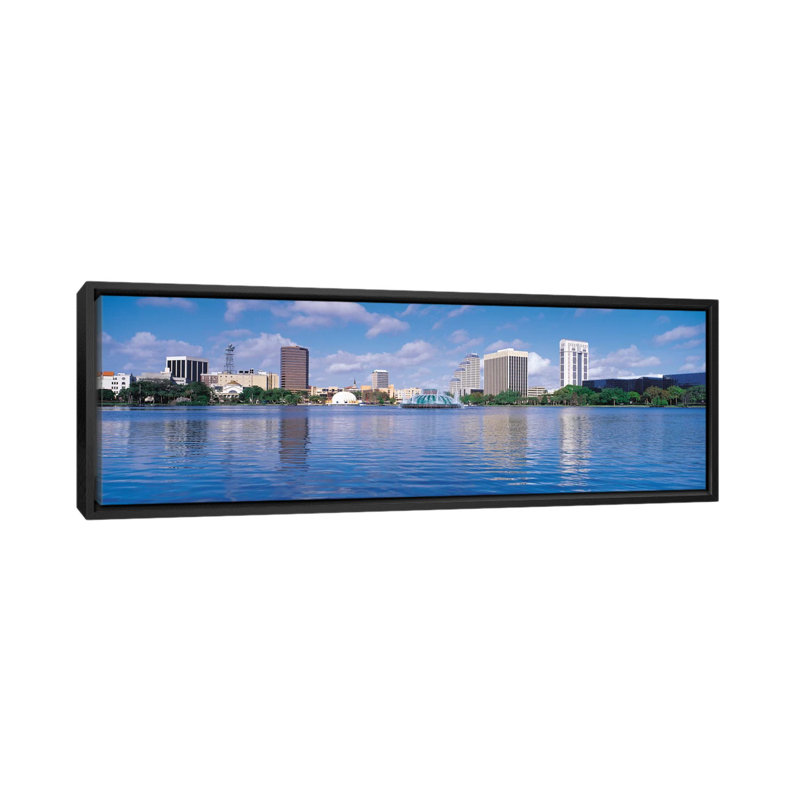 «Oakland Skyline Cityscape», reproduction de photo sur toile, H 12 po x l 36 po x P 1,5 po, Bleu, Toile avec cadre noir