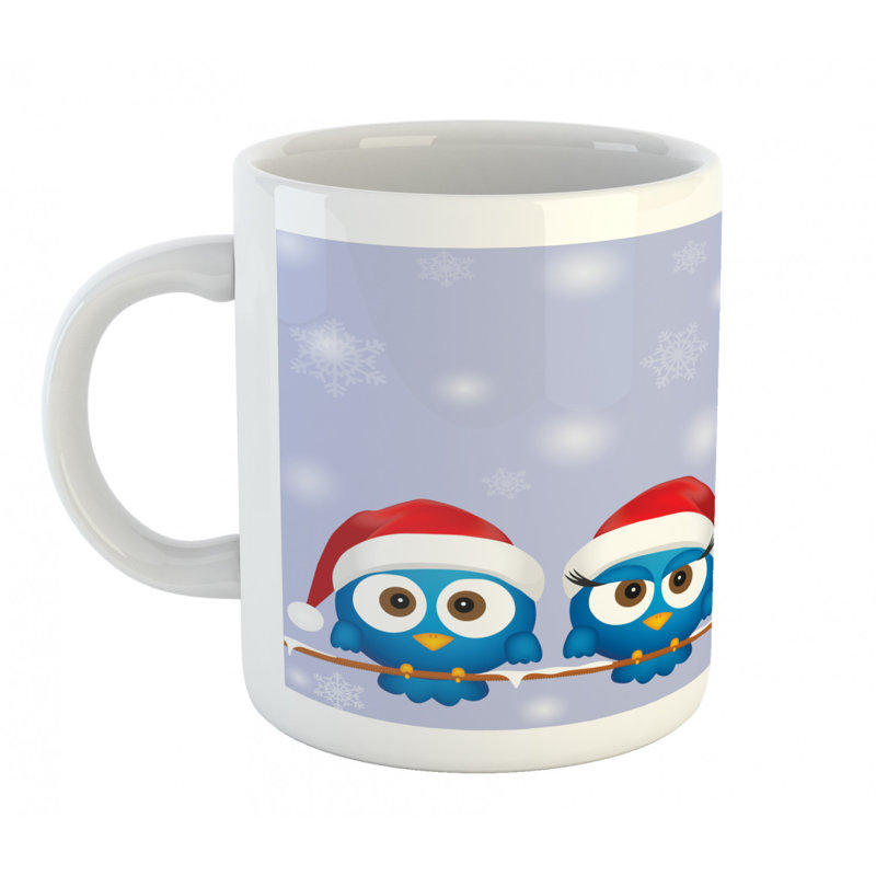 Grande tasse à café avec chapeaux de noël oiseau