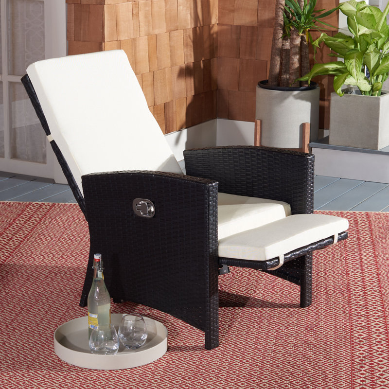 Wicker Outdoor Lounge Chair