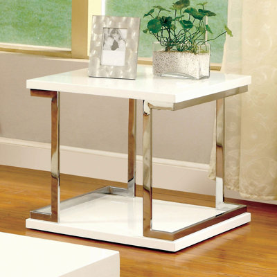 Table de bout de style contemporain avec tablette inférieure pour le salon