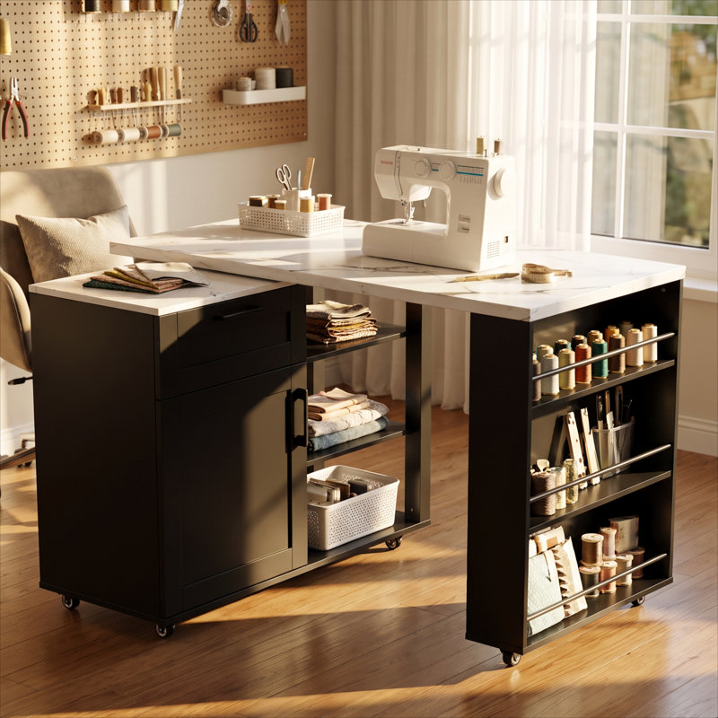 Table de bricolage avec plan de travail rotatif, rangement pour îlot, tablettes réglables et roulettes pour les salles de couture