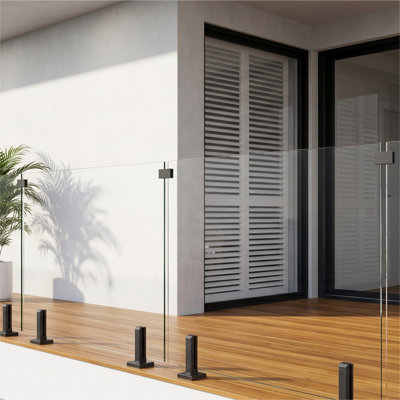 Ensemble de système de garde-corps en verre feuilleté sans cadre l 309 po à 318 po x H 44 po noir mat, verre trempé intercalaire transparent 9/16 po avec poteaux en acier inoxydable de qualité marine 2205