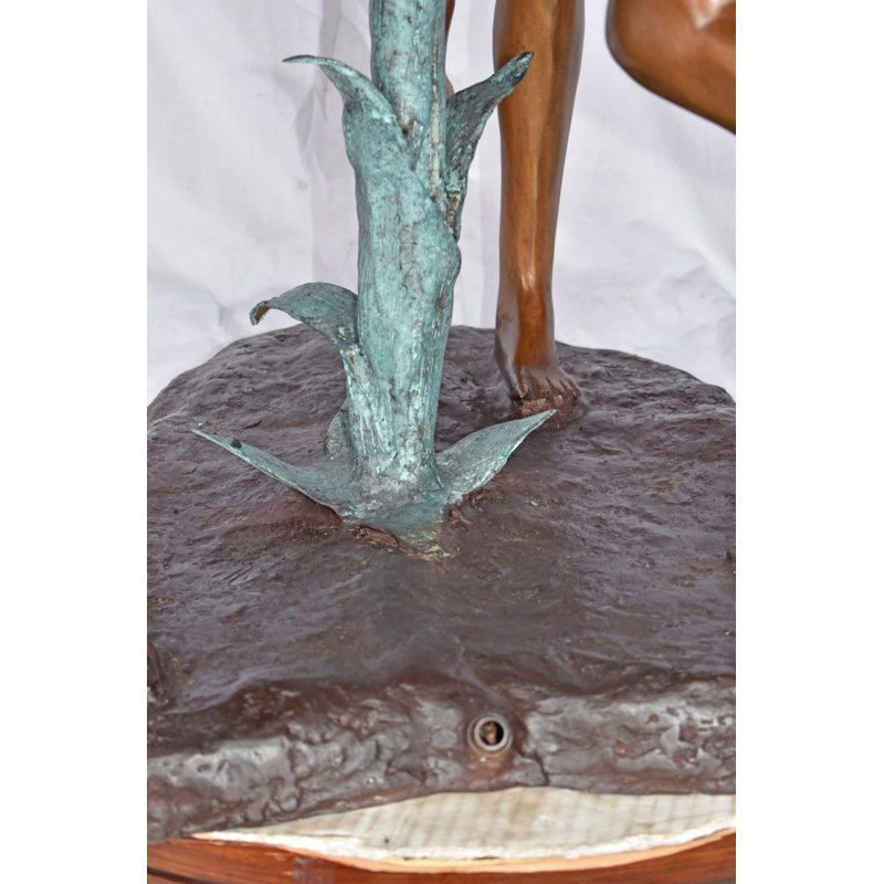 Statue de bronze en cuivre pour filles 3 dansant autour de l'eau pour décor de jardin extérieur, 35 po x 24 po x H 38 po