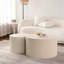 Table basse en bois fabriquée à la main en relief pour l'espace de vie principal - beige crème dans et à la maison