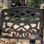 De 2 fauteuils - Pieds traditionnels et accents floraux rouille - structure en aluminium l 26,25 po x P 21,73 po H 34,84 po Assemblage requis 2 motifs à volutes élégants