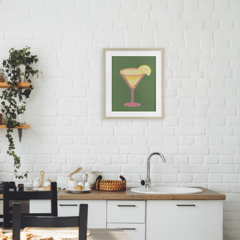 «Lemon Drop Glass on Green», reproduction sous verre encadrée, design par Robin Maria, H 16 po x l 13 po