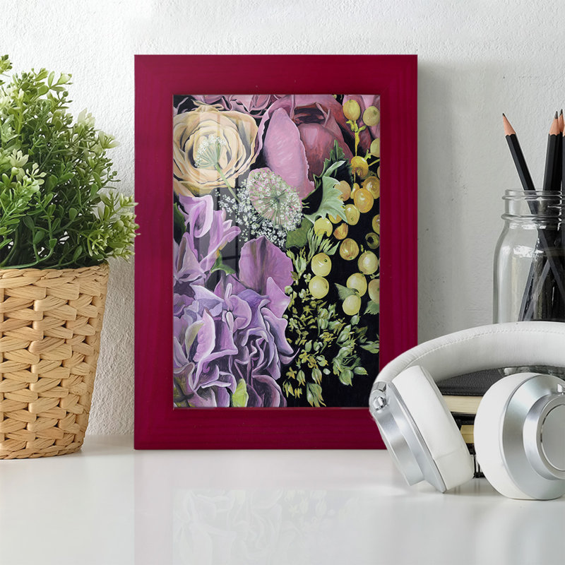 Floral on Black III, impression sur papier encadrée, Rouge, H 6 po x l 4 po x P 1 po
