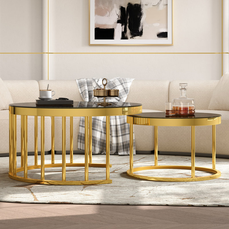 Ensemble de tables basses gigognes rondes modernes en métal doré avec dessus en verre trempé
