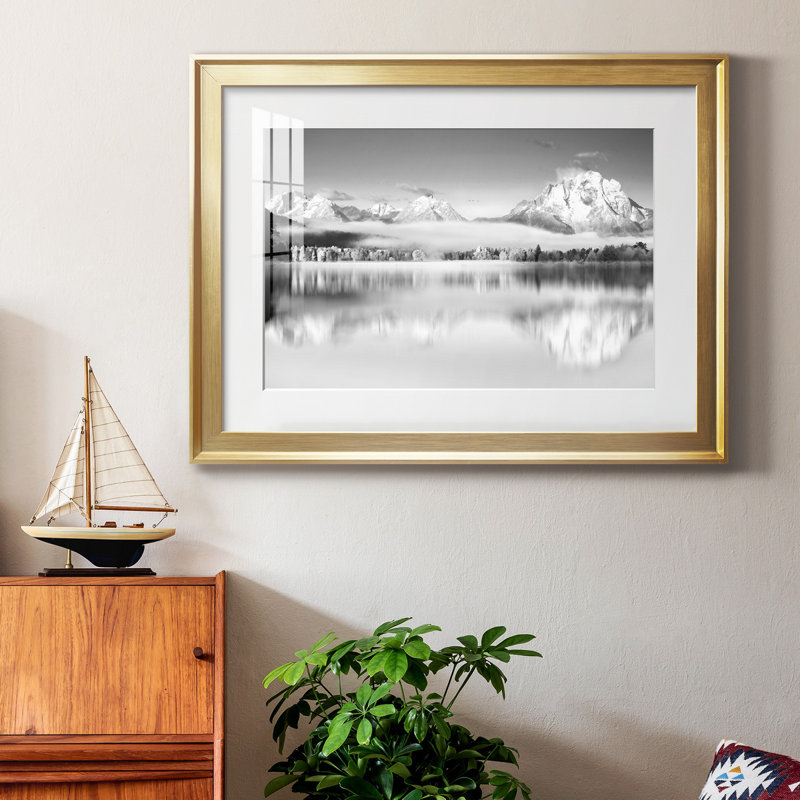 Peak Reflection - Photographie avec cadre photo, Or, H 30,5 po x l 42,5 po x P 1,5 po