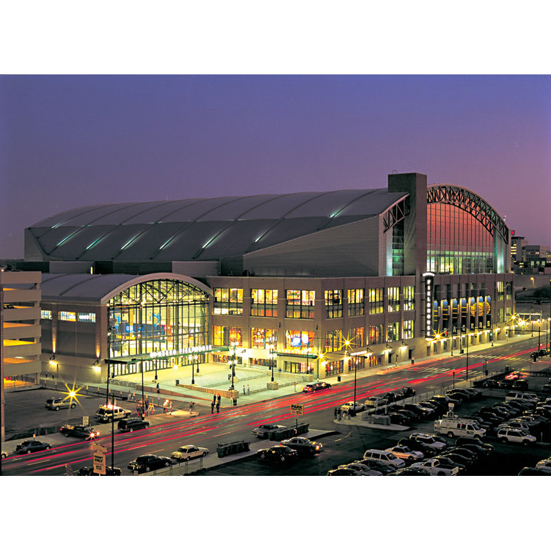 Bankers Life Fieldhouse, H 17 po x l 24 po