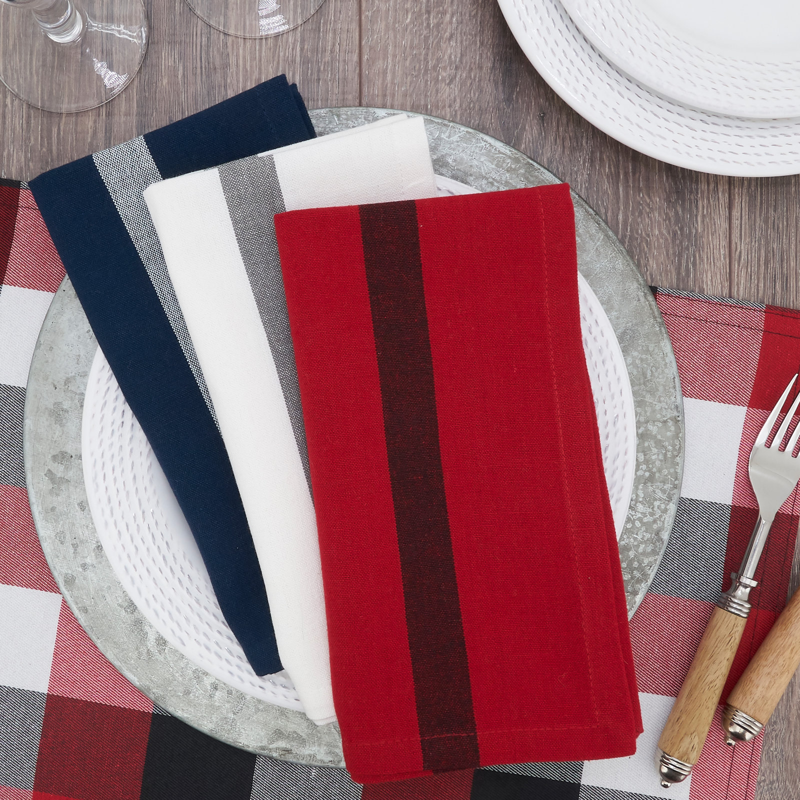 Poyen 4 Piece Cotton Napkin Set, Red