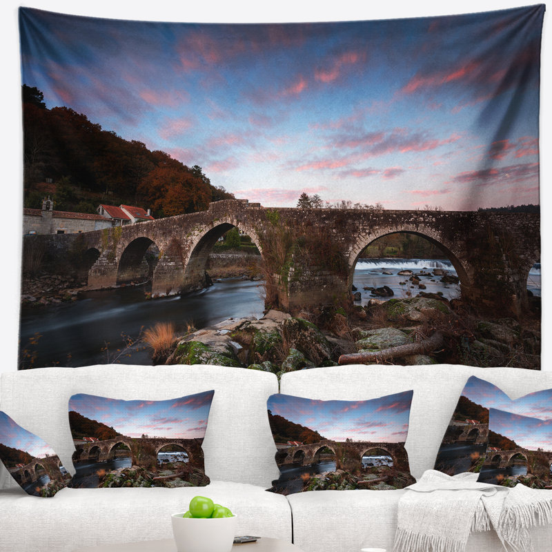 Tapisserie du vieux pont romain de Schafer en Espagne, H 78 po x l 92 po